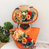 La boutique du chapeau Bag and Hat Fourre-tout en rotin multicolore avec fleurs artificielles et chapeau