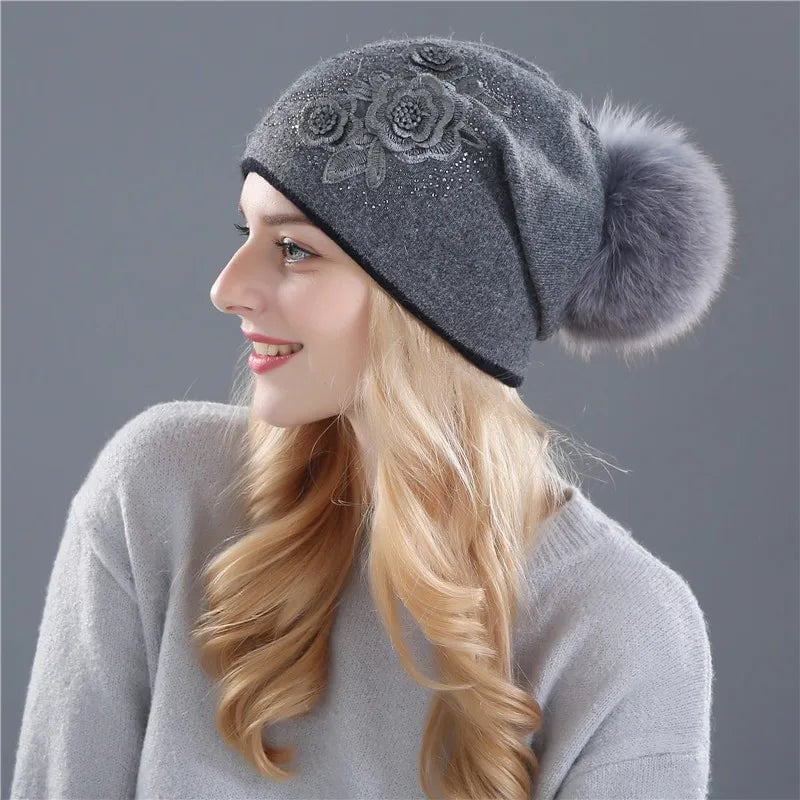 La boutique du chapeau Gris / Ajustable (du 54 au 59) Bonnet en laine avec pompon pour femme : look hivernal tendance