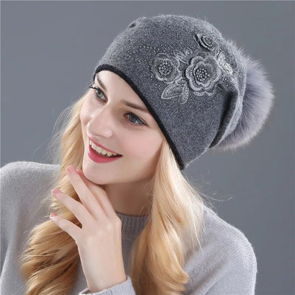 Bonnet en laine avec pompon pour femme : look hivernal tendance - Gris - Ajustable (du 54 au 59) | La boutique du chapeau