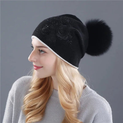 Bonnet en laine avec pompon pour femme : look hivernal tendance - Noir - Ajustable (du 54 au 59) | La boutique du chapeau