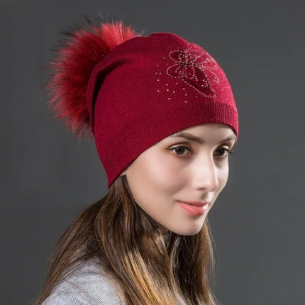 Bonnet femme en laine avec pompon et strass - Blanc 2 - Ajustable (du 54 au 59) | La boutique du chapeau