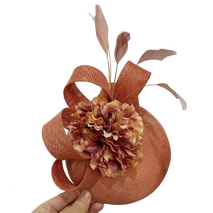 Chapeau Fascinator Brodé - Pêche - | La boutique du chapeau