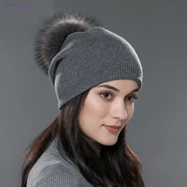 Paris-Chapeau chapeau d'hiver 03C Bonnet en laine chaude et son pompon en fourrure